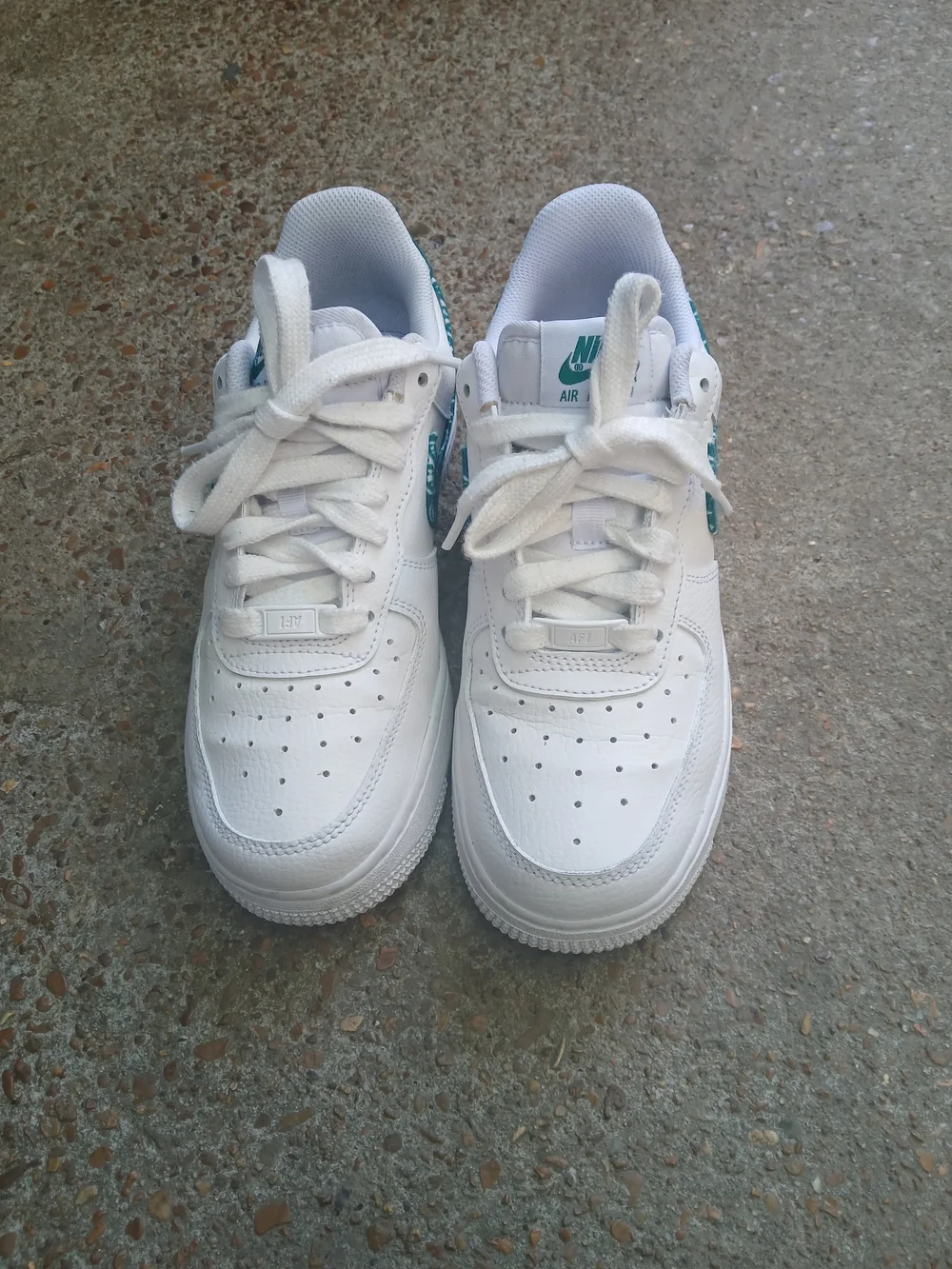 #womenshoes ..Nike Air Force Woman Size 7